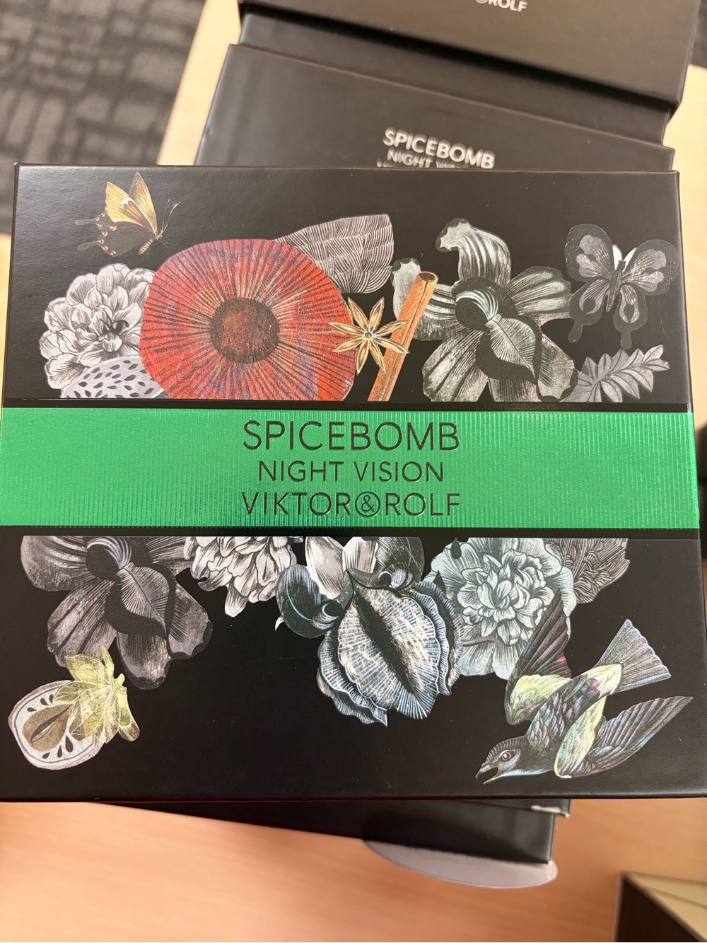Viktor & Rolf Spicebomb Night Vision – holiday set travel